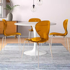 LeisureMod Bristol Ensemble de Salle à Manger 5 Pièces Blanc - Table Ronde et 4 Chaises de Salle à Manger Ergonomiques en Plastique