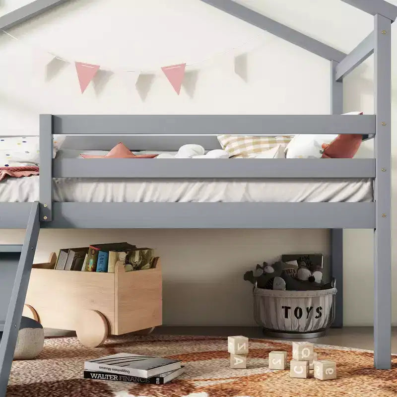 Whisen 81.7L x 67.6W Lit maison mezzanine jumeau avec toboggan, échelle, garde-corps de sécurité, cadre de toit de maison
