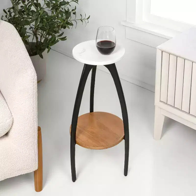 Table d'appoint tripode design en métal JONATHAN Y Ollie 24,5 avec plateau rond en marbre blanc et étagère inférieure en bois