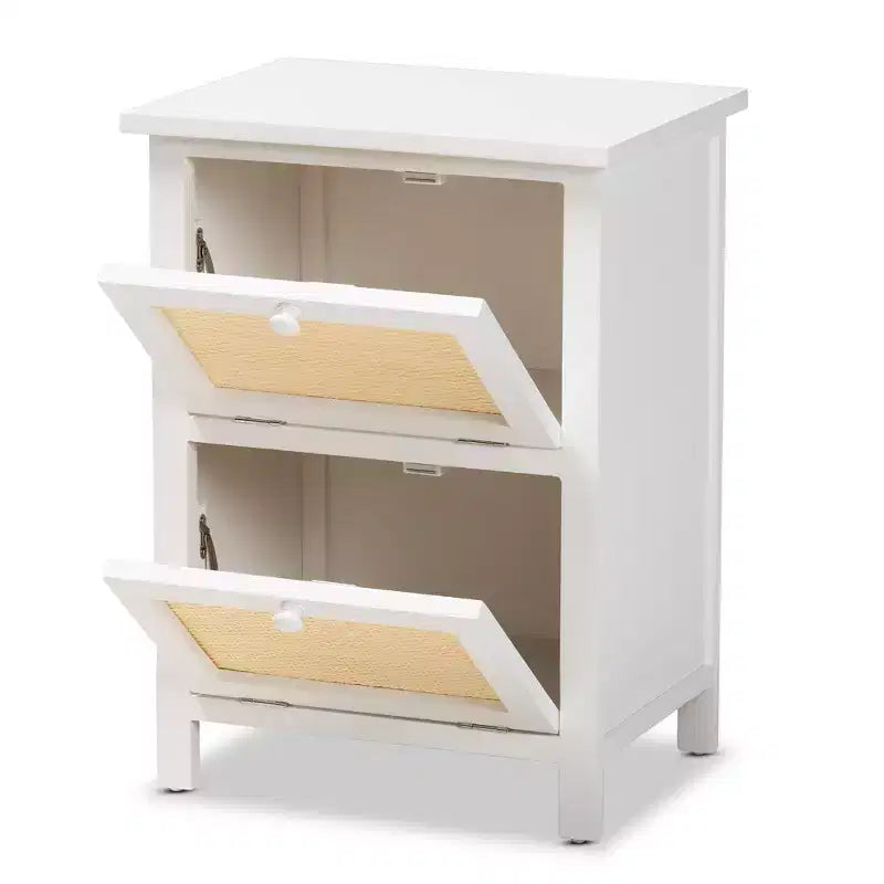 Table de chevet Sariah en rotin blanc à 2 portes - Baxton Studio